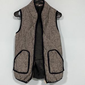 Herringbone black and white vest